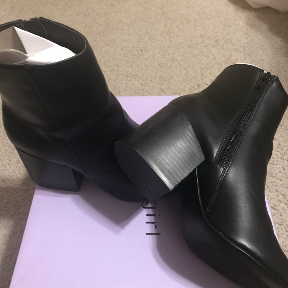 Madden Girl Aaden Block Heel Booties